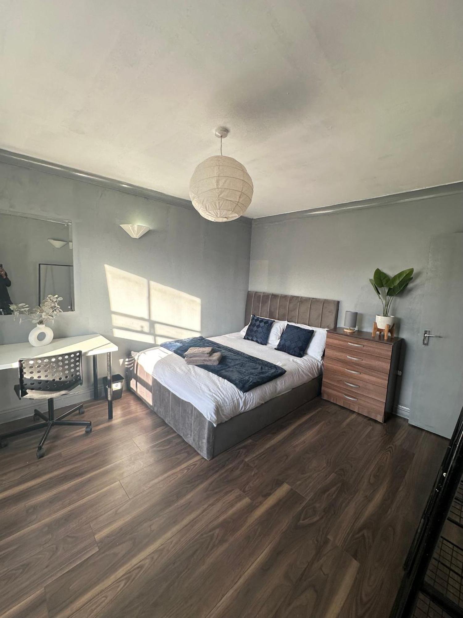 Privatunterkunft Luxury In A 4 Bedroom Flat! 4 Minutes Walk To Kingscross, St Pancras *