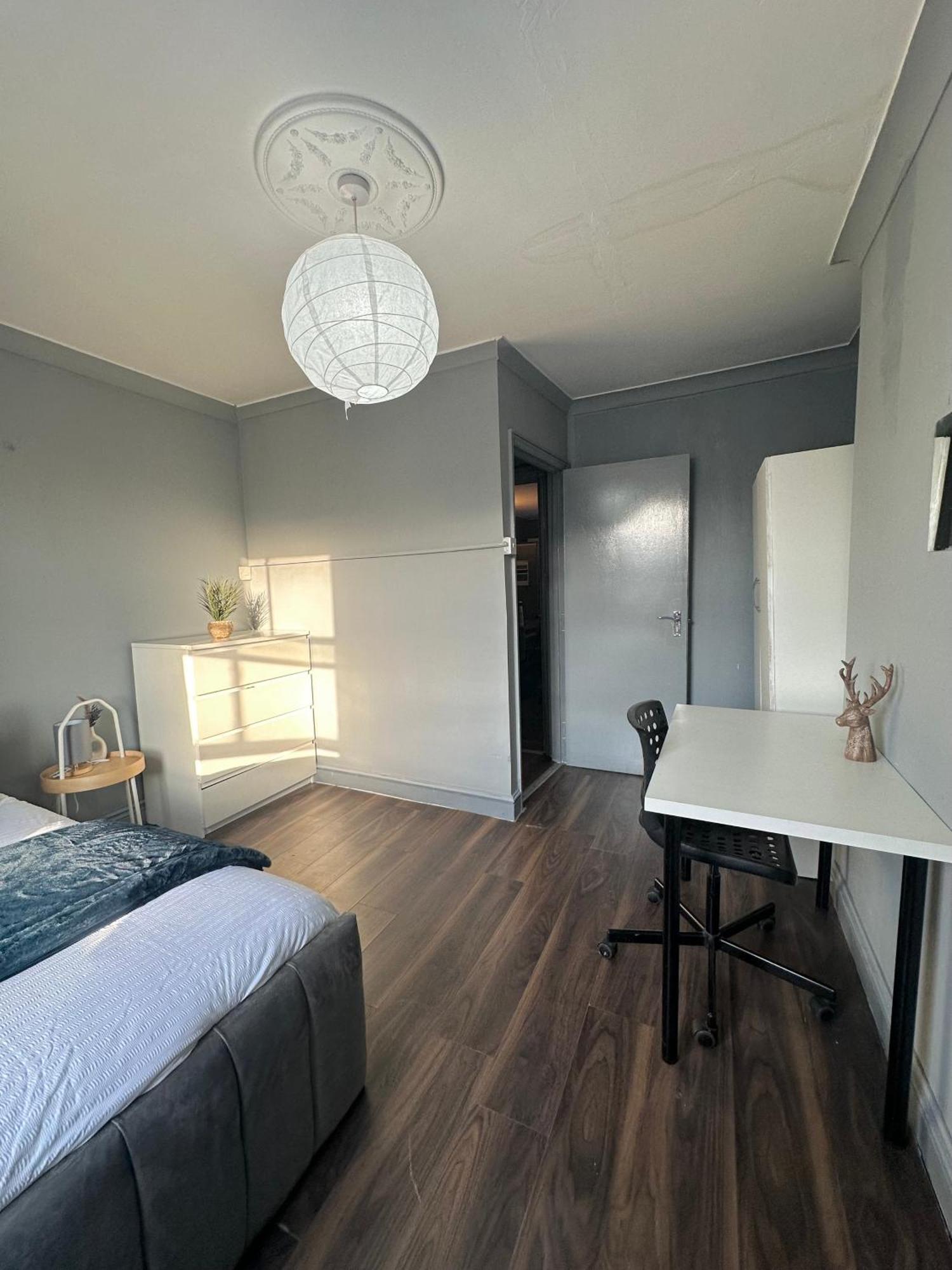 Privatunterkunft Luxury In A 4 Bedroom Flat! 4 Minutes Walk To Kingscross, St Pancras London
