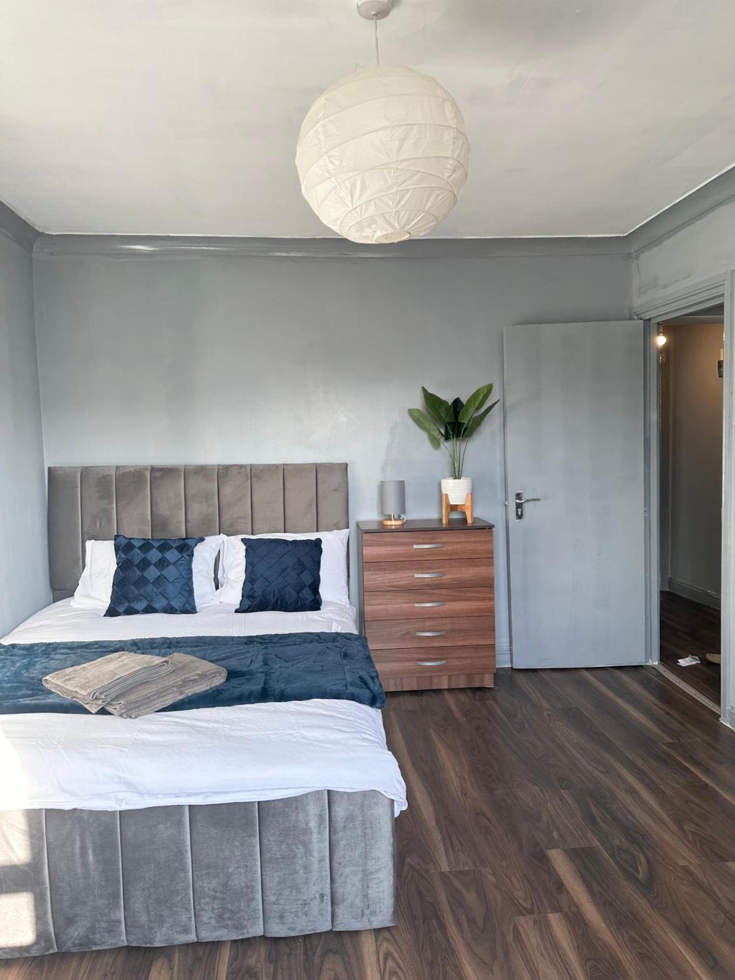 Privatunterkunft Luxury In A 4 Bedroom Flat! 4 Minutes Walk To Kingscross, St Pancras *